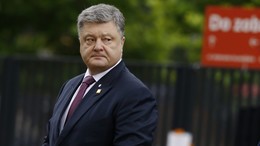 Порошенко подписал закон о карикатурах на Украине