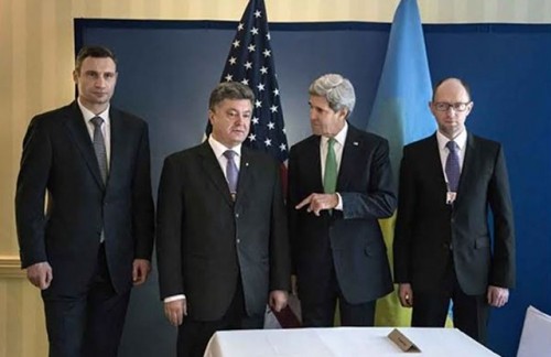 Диаспоряне США в прострации. Порошенко трус или предатель?