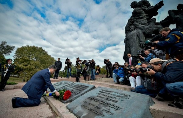 Украинский нацизм будет искренен только перед русским ружьем. Андрей Бабицкий