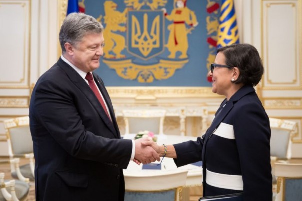 Стеклянные бусы для вождя Порошенко. Александр Дудчак