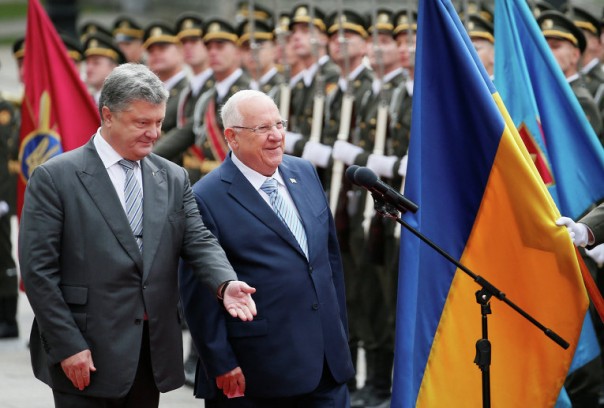Итоги украинской недели. Подарки ко дню рождения Порошенко Итоги украинской недели. Подарки ко дню рождения Порошенко
