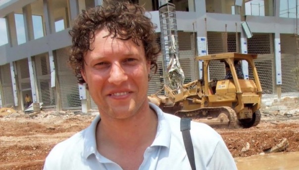 Бронежилет не помог: голландского журналиста застрелил снайпер