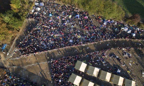 Президент Сербии заявил о вероятном закрытии границ для мигрантов