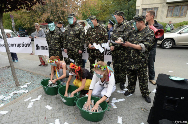 Всеукраинская забастовка у Верховной рады. Предусматривает ли политика Украины запрет на продажу земли? Всеукраинская забастовка у Верховной рады. Предусматривает ли политика Украины запрет на продажу земли?