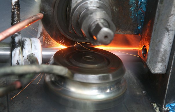 Единственный в ДНР завод по производству электросварных труб откроется после двух лет перерыва Единственный в ДНР завод по производству электросварных труб откроется после двух лет перерыва