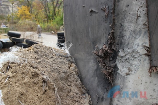 Каратели на Станице Луганской взорвали свой блиндаж, стреляя по позициям ЛНР