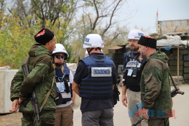 Каратели на Станице Луганской взорвали свой блиндаж, стреляя по позициям ЛНР