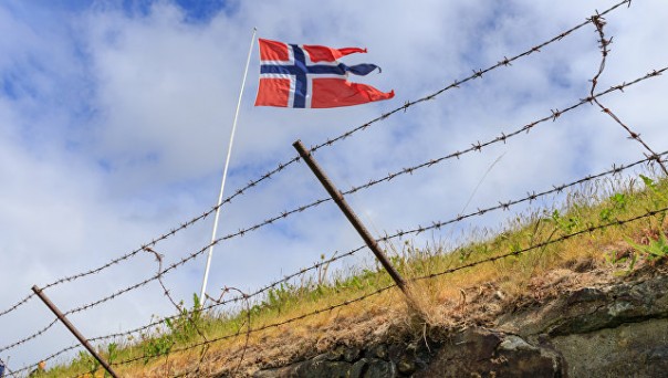 Норвежский забор на границе с Россией – двести метров позора Норвежский забор на границе с Россией – двести метров позора