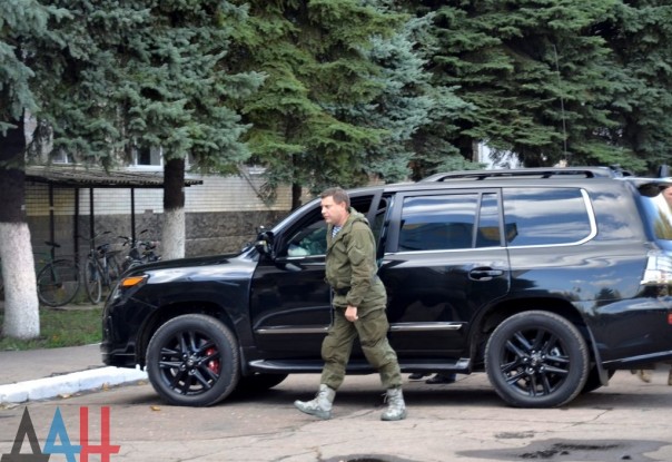 Глава ДНР Александр Захарченко принял участие в открытии новой лавы на шахте им. Скочинского Глава ДНР Александр Захарченко принял участие в открытии новой лавы на шахте им. Скочинского