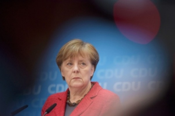 Меркель сейчас не до новых санкций против России. Spiegel, Германия Меркель сейчас не до новых санкций против России. Spiegel, Германия