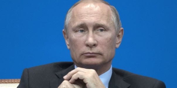 Песков не исключил возможности встречи Путина и Порошенко один на один