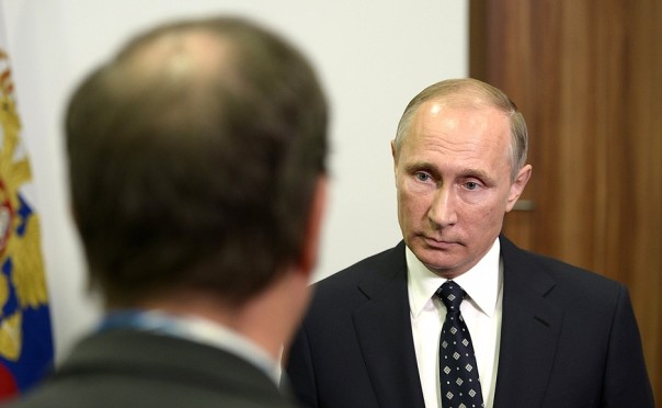 Владимир Путин телеканалу TF1: ответственность за ситуацию в Алеппо несут США и их союзники Владимир Путин телеканалу TF1: ответственность за ситуацию в Алеппо несут США и их союзники