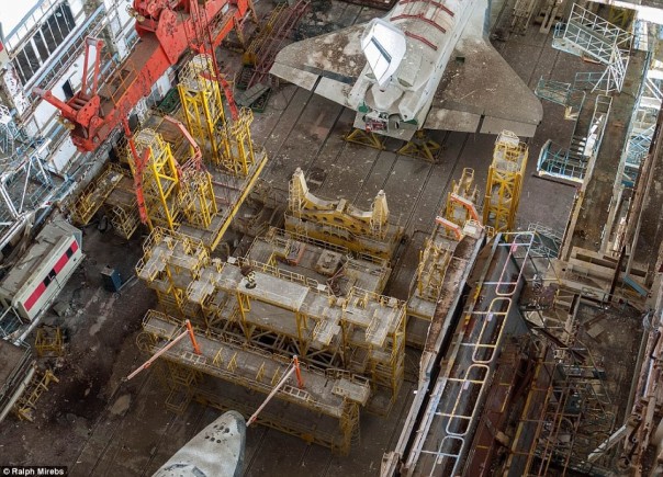 В Казахстане нашли заброшенный завод космических кораблей В Казахстане нашли заброшенный завод космических кораблей