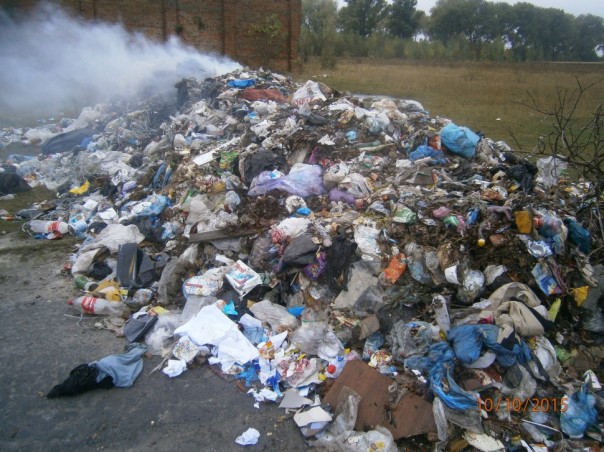 Львовяны решили загадить всю б/Украину: 20 тонн львовского мусора случайно нашли в Хмельницкой области