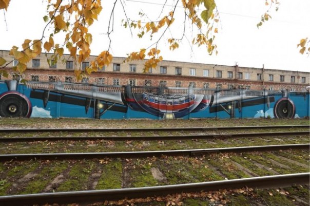 В Перми появилось граффити об истории российской авиации длиной около километра В Перми появилось граффити об истории российской авиации длиной около километра