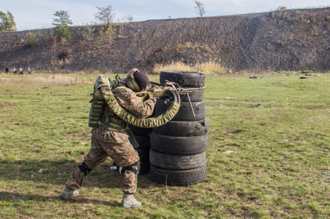 Самая сильная армия Европы VS Ополчение... Самая сильная армия Европы VS Ополчение...