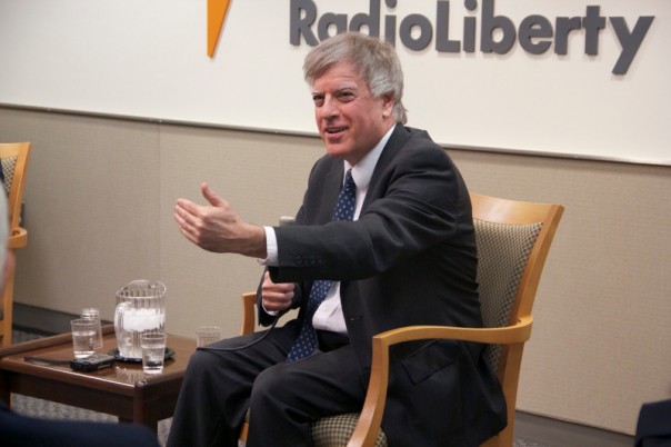 КиберБеркут: США готовят цветную революцию в России по образцу Украины КиберБеркут: США готовят цветную революцию в России по образцу Украины