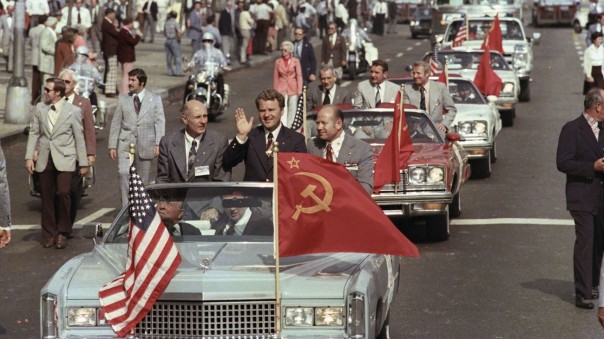 Сравнение уровня жизни в СССР и США. Из воспоминаний современников. Сравнение уровня жизни в СССР и США. Из воспоминаний современников.