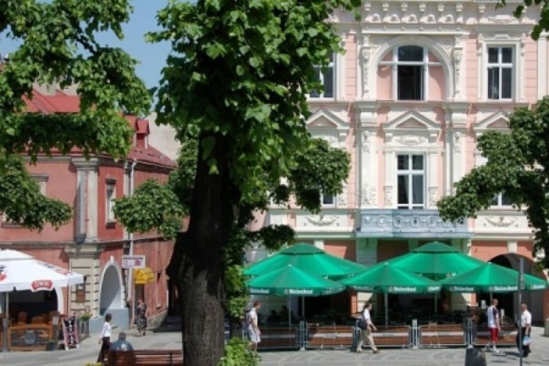 Немецкие СМИ: в Польше все больше ненавидят украинцев и называют отбросами Немецкие СМИ: в Польше все больше ненавидят украинцев и называют отбросами