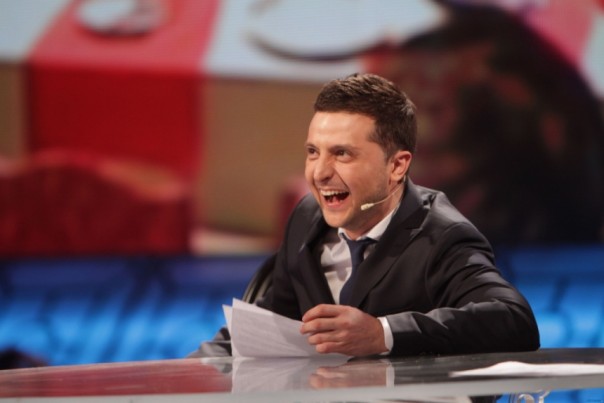 Украинцы в восторге: комик Зеленский жестоко опозорил Порошенко Украинцы в восторге: комик Зеленский жестоко опозорил Порошенко