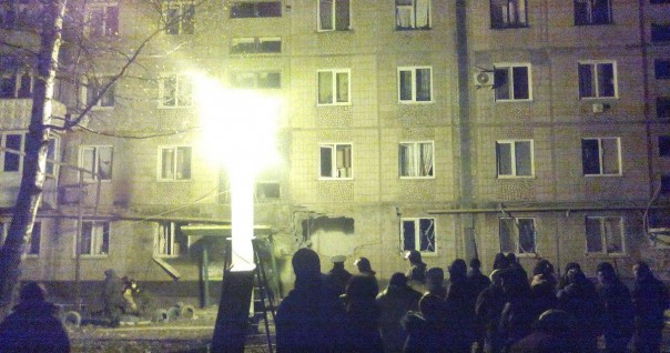 Укрофашисты обстреляли Макеевку, два человека погибли, семеро ранены, среди них два ребенка, часть города обесточена Укрофашисты обстреляли Макеевку, два человека погибли, семеро ранены, среди них два ребенка, часть города обесточена