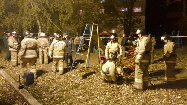 Укрофашисты обстреляли Макеевку, два человека погибли, семеро ранены, среди них два ребенка, часть города обесточена Укрофашисты обстреляли Макеевку, два человека погибли, семеро ранены, среди них два ребенка, часть города обесточена