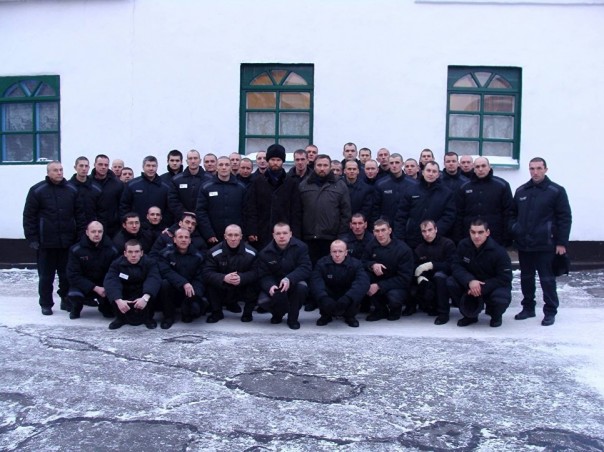 "Лебедь", "сова" и "дельфин": как живут в самых строгих тюрьмах России "Лебедь", "сова" и "дельфин": как живут в самых строгих тюрьмах России