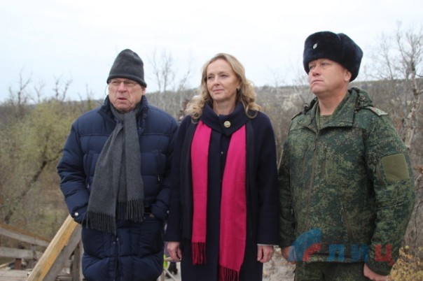 Сводка от НМ ЛНР 28 октября 2016 года. Укрофашисты три раза за неделю пытались занять "серую зону" в районе Золотого Сводка от НМ ЛНР 28 октября 2016 года. Укрофашисты три раза за неделю пытались занять "серую зону" в районе Золотого