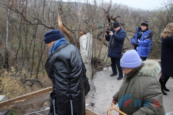 Сводка от НМ ЛНР 28 октября 2016 года. Укрофашисты три раза за неделю пытались занять "серую зону" в районе Золотого Сводка от НМ ЛНР 28 октября 2016 года. Укрофашисты три раза за неделю пытались занять "серую зону" в районе Золотого