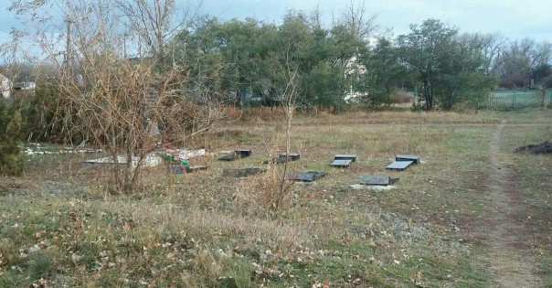 Под Волгоградом школьники разгромили военный мемориал