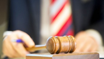 Россиянку оштрафовали в Белоруссии за шутку о взрывчатке