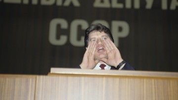 "Сбитые лётчики" из девяностых. Куда делись герои толпы?