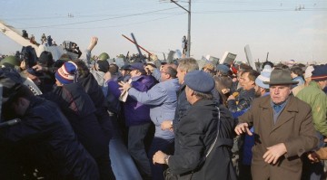 "Сбитые лётчики" из девяностых. Куда делись герои толпы?