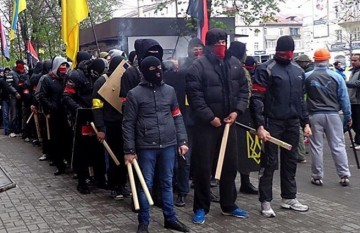 Во Львове «правосеки» напали на туристов из Белоруссии