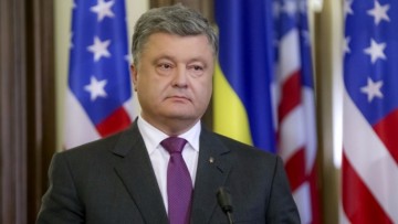 Порошенко потребовал в Европарламенте усиления санкций против России