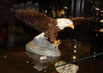 Даниэль Сваровски – великий имитатор, предприимчивый мошенник или гениальный инженер?  