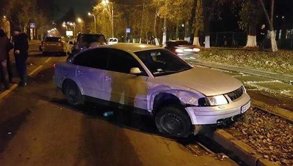 Масштабное ДТП с погоней и стрельбой произошло в Киеве, ранен полицейский