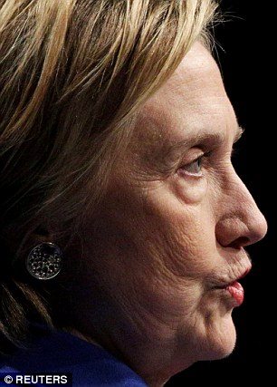 Фото внезапно постаревшей Хиллари Клинтон обсуждают в Сети Фото внезапно постаревшей Хиллари Клинтон обсуждают в Сети