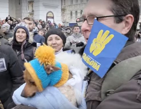 Щеня не вмерла и поёт гимн