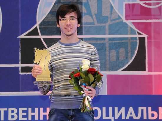 Молодой гроссмейстер Юрий Елисеев погиб, сорвался с перил балкона, занимаясь паркуром