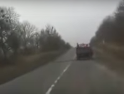 "Ямочный ремонт" нервно курит в сторонке: новые технологии починки дорог на трассе Львов-Тернополь