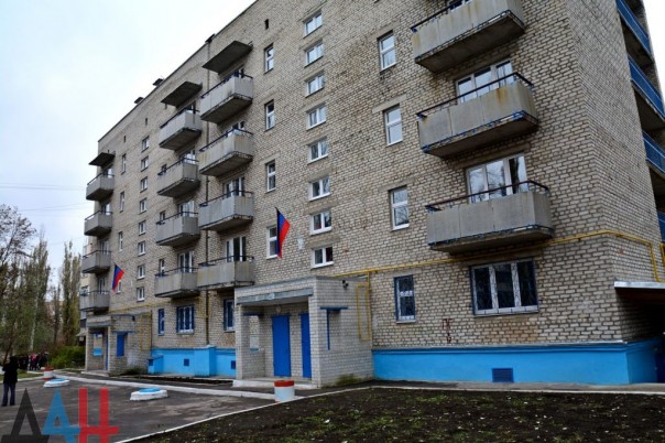 Александр Захарченко проверил готовность нового жилья для семей Дебальцево и Горловки, утративших кров в боях 