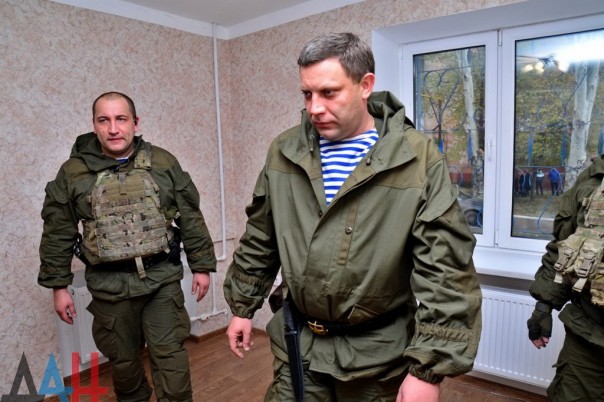 Александр Захарченко проверил готовность нового жилья для семей Дебальцево и Горловки, утративших кров в боях 