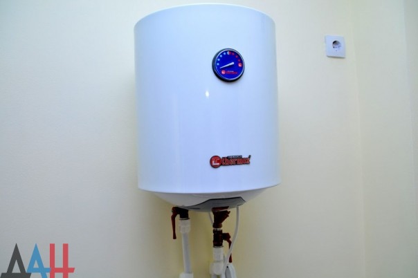 Александр Захарченко проверил готовность нового жилья для семей Дебальцево и Горловки, утративших кров в боях 