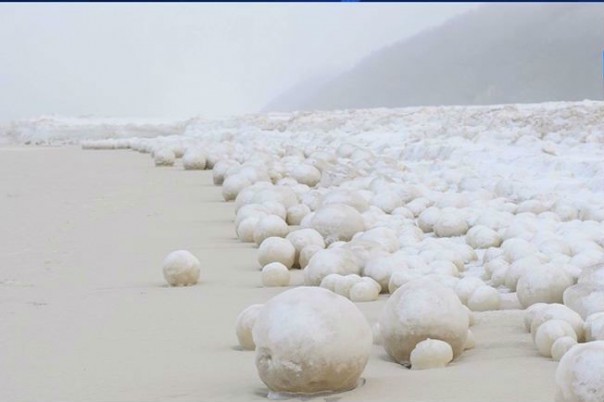 Ледяные шары на Ямале Ледяные шары на Ямале