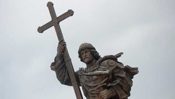 Князь Владимир получил российское гражданство и московскую прописку. Юлия Витязева Князь Владимир получил российское гражданство и московскую прописку. Юлия Витязева