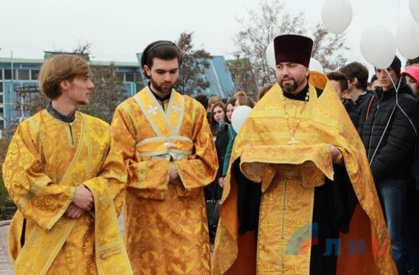 Глава ЛНР принял участие в установке в Луганске закладного камня памятника Александру Невскому