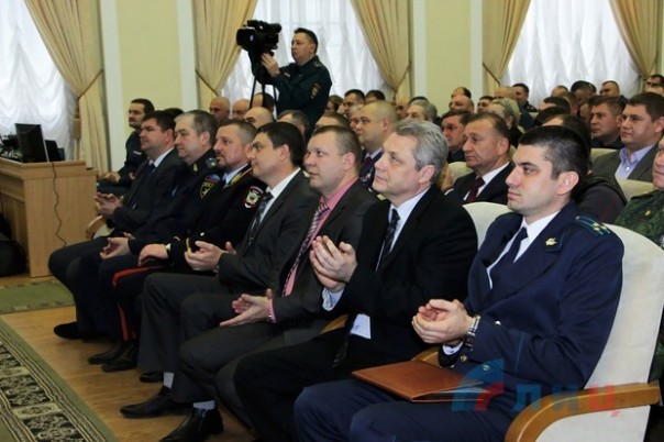 Сводка от НМ ЛНР 10 ноября 2016 года. Укрофашисты шесть раз обстреляли позиции Народной милиции, применялись 152-мм орудия Сводка от НМ ЛНР 10 ноября 2016 года. Укрофашисты шесть раз обстреляли позиции Народной милиции, применялись 152-мм орудия