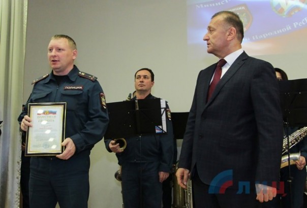 Сводка от НМ ЛНР 10 ноября 2016 года. Укрофашисты шесть раз обстреляли позиции Народной милиции, применялись 152-мм орудия Сводка от НМ ЛНР 10 ноября 2016 года. Укрофашисты шесть раз обстреляли позиции Народной милиции, применялись 152-мм орудия