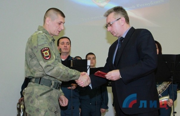 Сводка от НМ ЛНР 10 ноября 2016 года. Укрофашисты шесть раз обстреляли позиции Народной милиции, применялись 152-мм орудия Сводка от НМ ЛНР 10 ноября 2016 года. Укрофашисты шесть раз обстреляли позиции Народной милиции, применялись 152-мм орудия